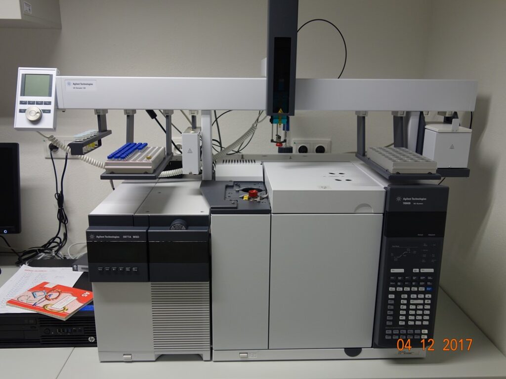 Plynovy chromatograf