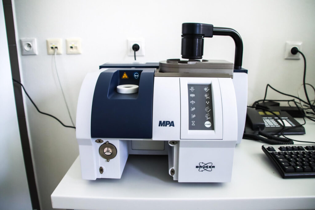 FT NIR spektrometer