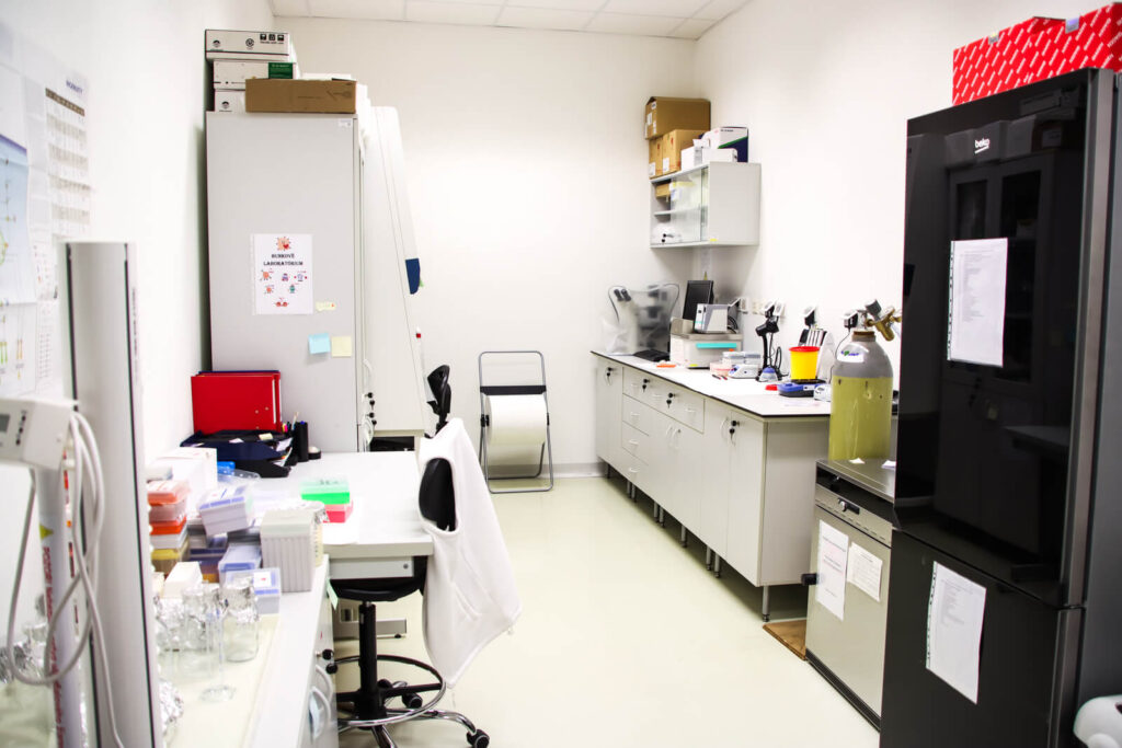 Pohľad na laboratória experimentálnej biológie 1.98
