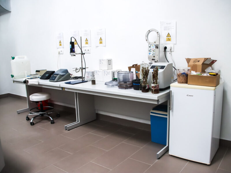Laboratórium splyňovania biomasy